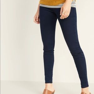 OLD NAVY super skinny pull on jeggings